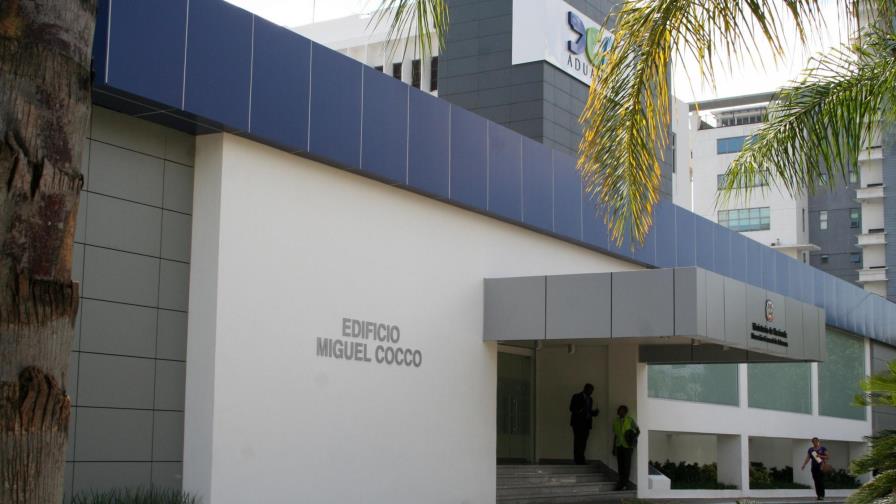 Aduanas asegura que envíos por cajas y tanques no serán afectados Aduanas asegura que envíos por cajas y tanques no serán afectados