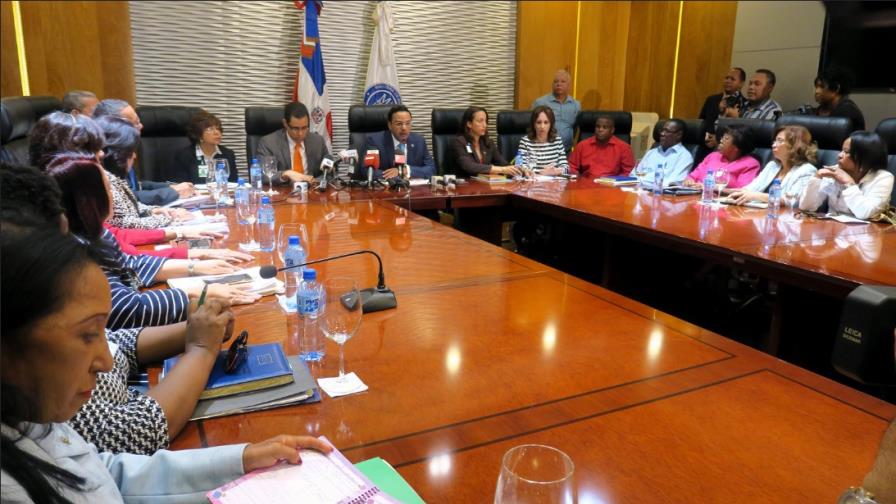 Gobierno llama a trabajadores de la salud pensionados a depositar documentos Gobierno llama a trabajadores de la salud pensionados a depositar documentos