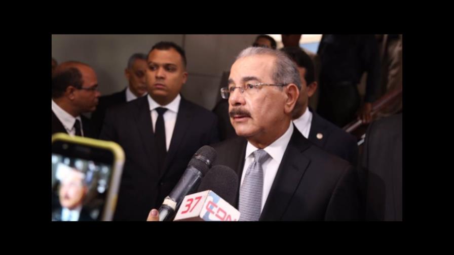 Presidente asiste a velatorio de la madre del consultor jurídico 