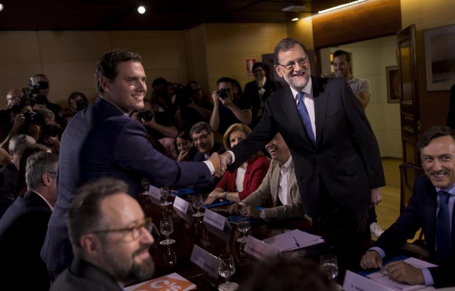 España: Rajoy llega a la sesión de investidura sin garantías 