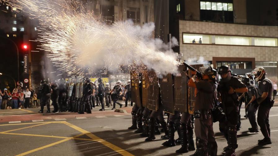 Protesta a favor de Rouseff bloquea una de las principales vías de Sao Paulo Protesta a favor de Rouseff bloquea una de las principales vías de Sao Paulo