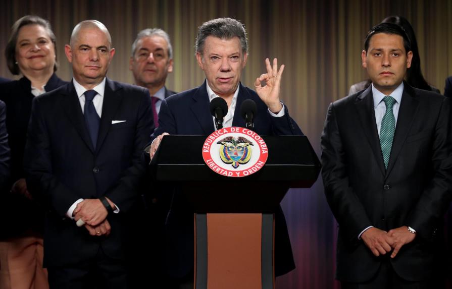 Santos anuncia pregunta sobre acuerdo de paz al firmar decreto de plebiscito