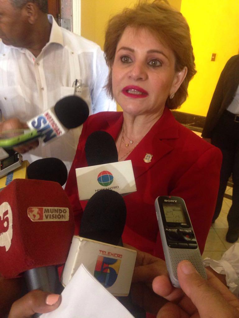Lucía Medina: “Buscar un apolítico en el país, tendrían que bajarlo de Marte”