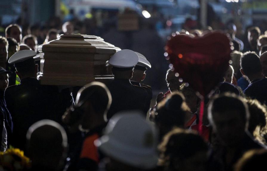 Italia despide a víctimas del terremoto con funeral de Estado