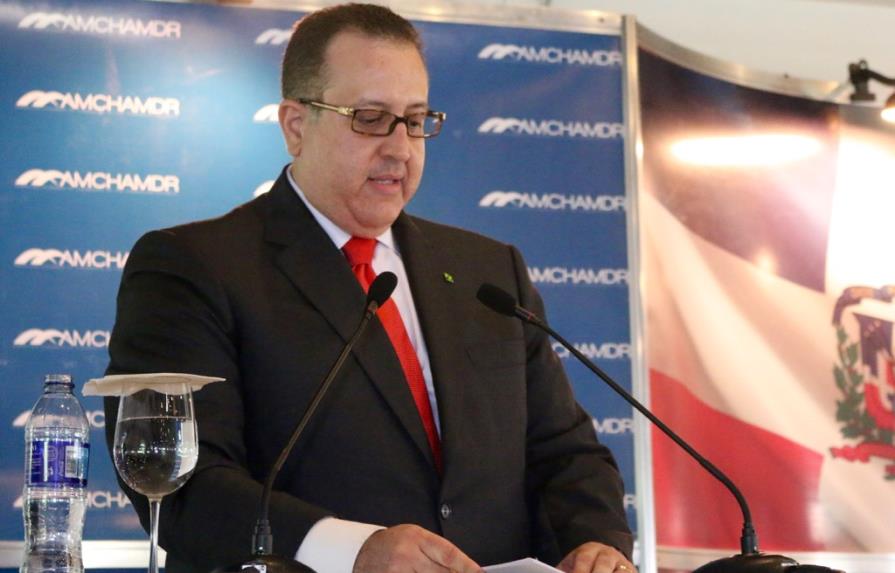 Sistema tributario de República Dominicana está totalmente desvirtuado, dice Magín Díaz 