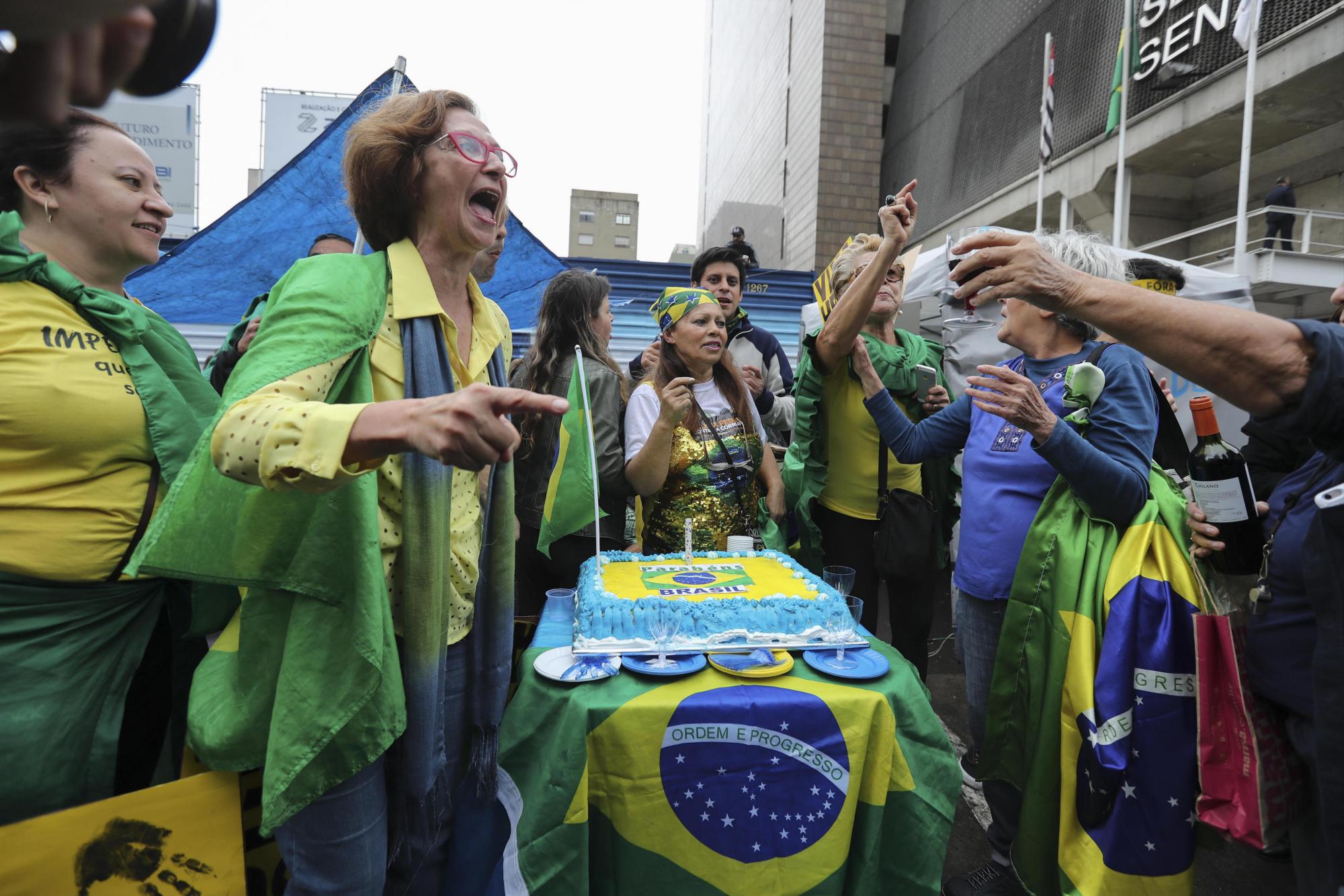 Celebran destitución de Rousseff en Brasil
