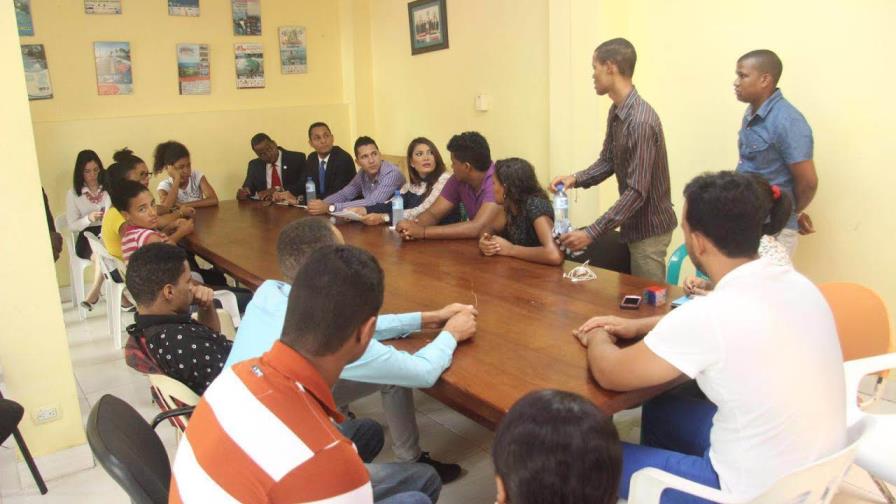 Ministra de la Juventud realiza visita a Casa-Pensiones UASD
