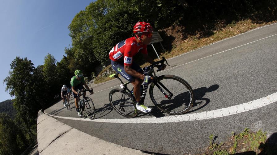 Nairo Quintana conserva liderato en Vuelta a España de ciclismo