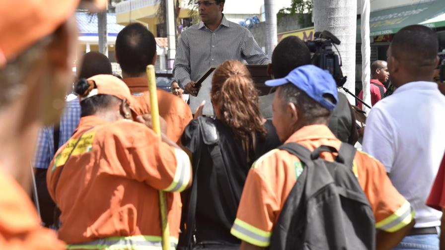 Cabildo Distrito Nacional inicia trabajos en las aceras de la Jiménez Moya Cabildo Distrito Nacional inicia trabajos en las aceras de la Jiménez Moya
