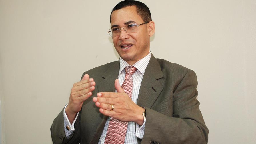 Eddy Olivares: “Reinaldo Pared es un intolerante” Eddy Olivares: “Reinaldo Pared es un intolerante”