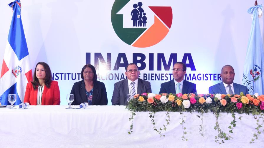 Inabima entrega RD$225 millones a maestros jubilados Inabima entrega RD$225 millones a maestros jubilados