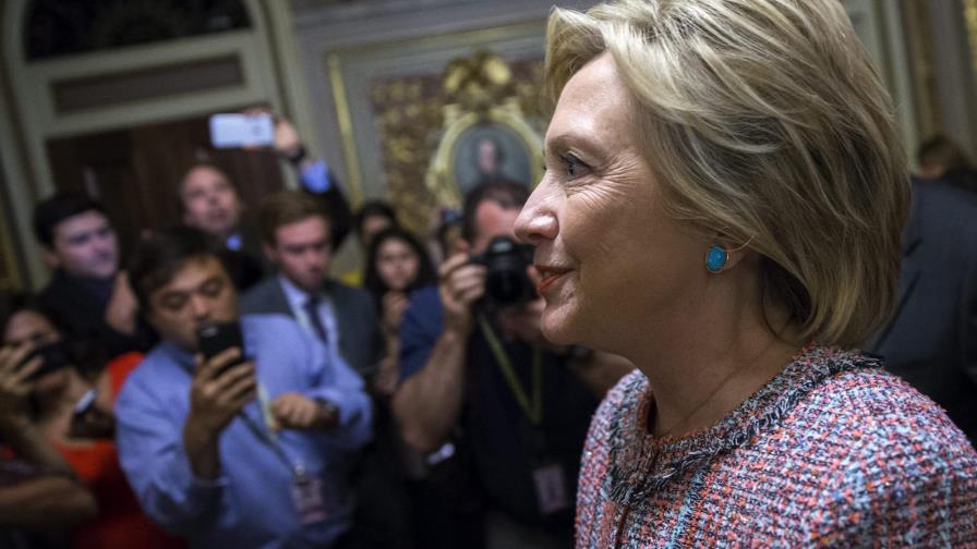 Clinton lanza vídeo criticando visita de Trump a México