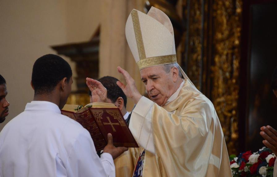 El Cardenal se despide                 del cargo de Arzobispo; pide perdón y que recen por él  