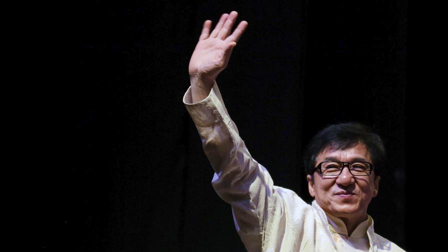 El actor chino Jackie Chan portará la llama paralímpica en París el miércoles