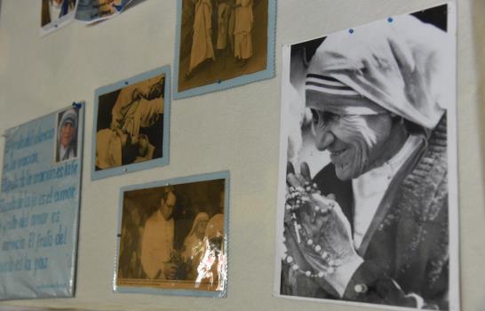 La Madre Teresa “era pequeña, pero sus manos la hacían ver una mujer grande”