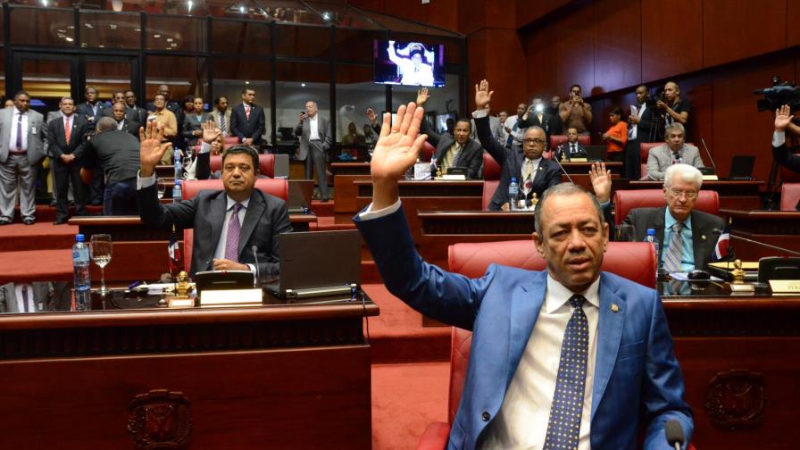 El incremento salarial de legisladores crea un debate entre lo ético y lo legal