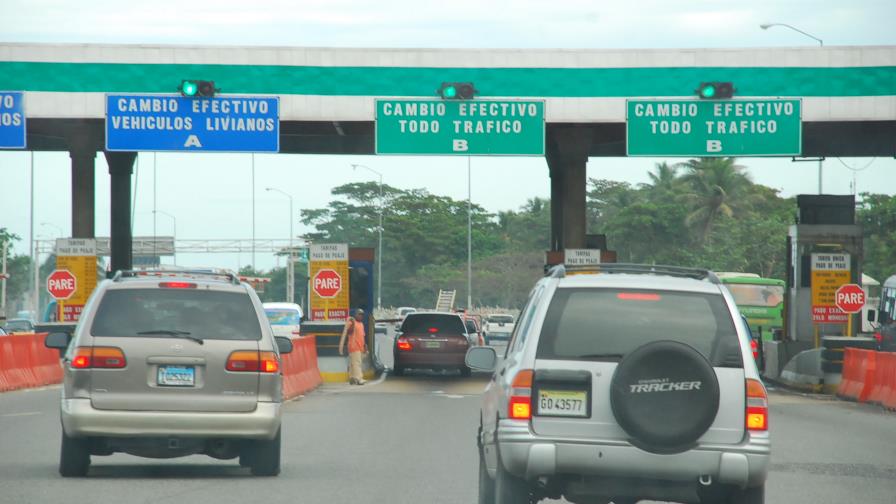 Sindicatos de transporte consideran “duro golpe” alza del peaje