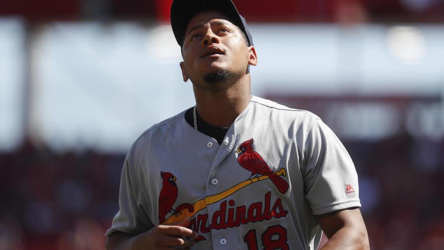 Carlos Martínez luce en triunfo de Cardenales en Cincinnati 