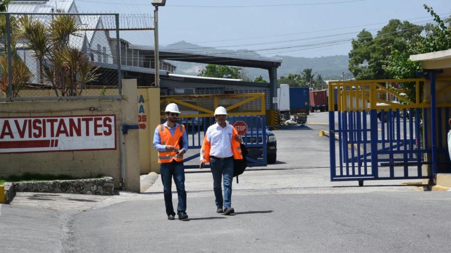 Dos muertos y doce heridos por explosión en planta de enlatados en San Cristóbal Dos muertos y doce heridos por explosión en planta de enlatados en San Cristóbal