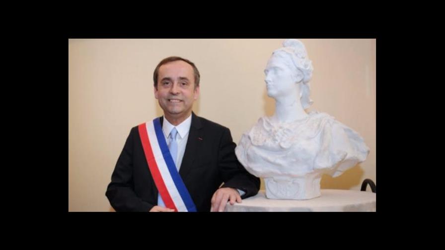 Alcalde dice ser francés es sinónimo de ser “europeo, blanco y católico”