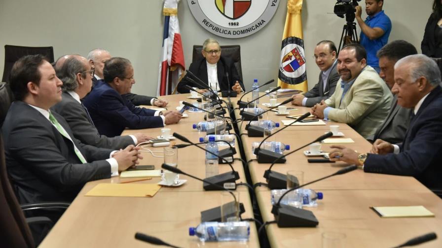 Partido Reformista propone reducir a tres los miembros del TSE Partido Reformista propone reducir a tres los miembros del TSE