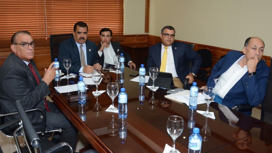 Senadores reinician discusión en torno al proyecto de ley de Seguridad Privada