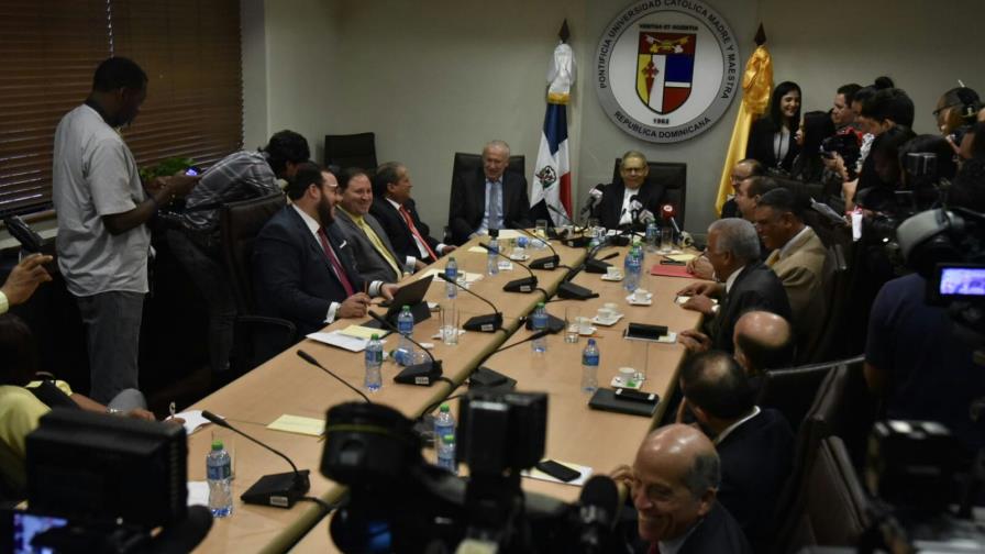 Políticos aprueban escuchar a la sociedad civil en el diálogo que discute los perfiles de los miembros de la JCE y TSE