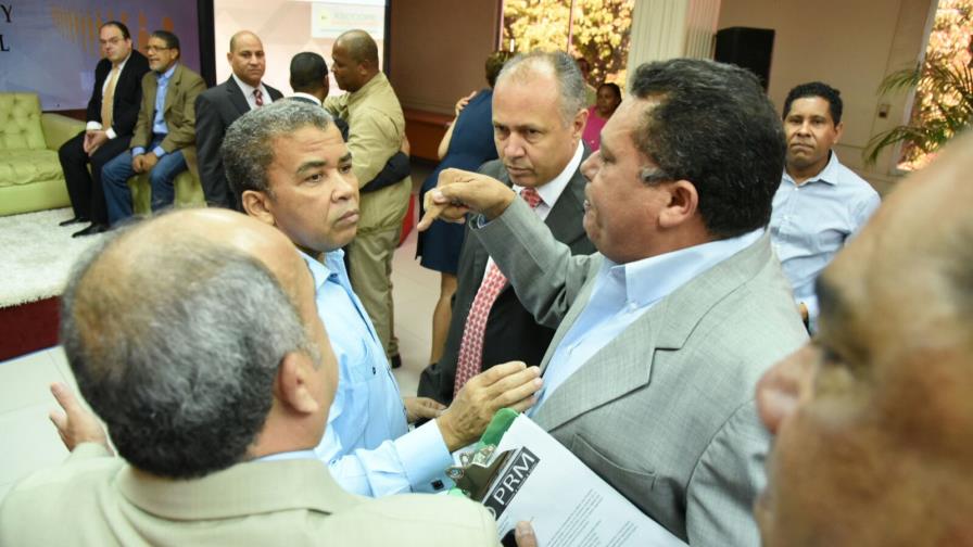 Perremeístas abandonan rendición de cuentas de gremios de regidores; amenazan con organización paralela Perremeístas abandonan rendición de cuentas de gremios de regidores; amenazan con organización paralela