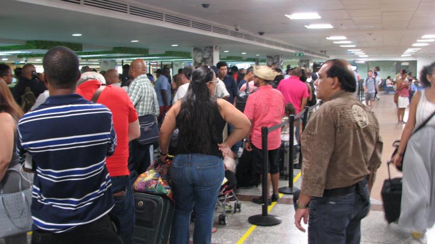 Problemas en el Aeropuerto Las Américas por falta de personal