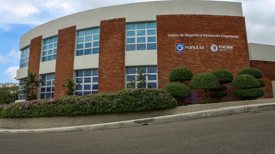 Banco Popular y la Pontificia Universidad Católica Madre y Maestra inauguran centro de emprendimiento e innovación en Santiago