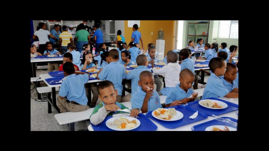 Presentan protocolo que regirá alimento escolar
Fue el Instituto de Bienestar Estudiantil y la intención es disminuir los riesgos de intoxicación Presentan protocolo que regirá alimento escolar
Fue el Instituto de Bienestar Estudiantil y la intención es disminuir los riesgos de intoxicación