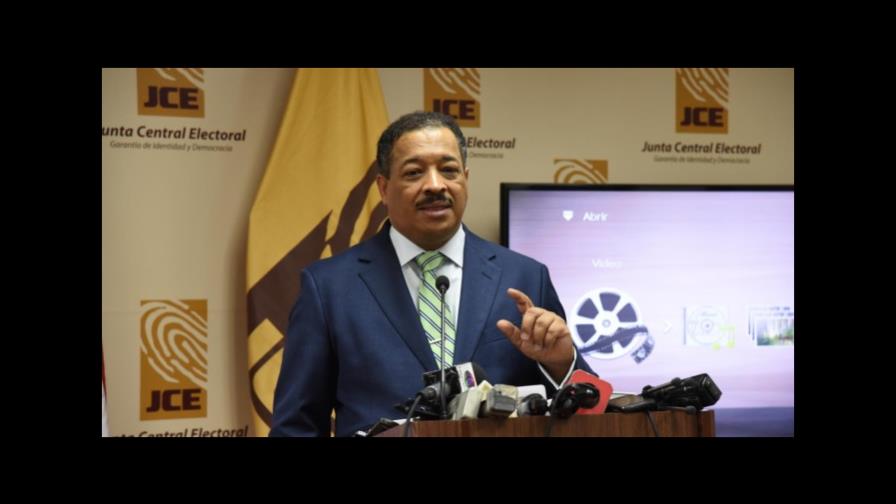 Experta en migración cree Estados Unidos no devolvería visado a Roberto Rosario