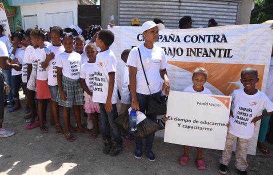 Niños marchan en Villa Mella contra el trabajo infantil Niños marchan en Villa Mella contra el trabajo infantil