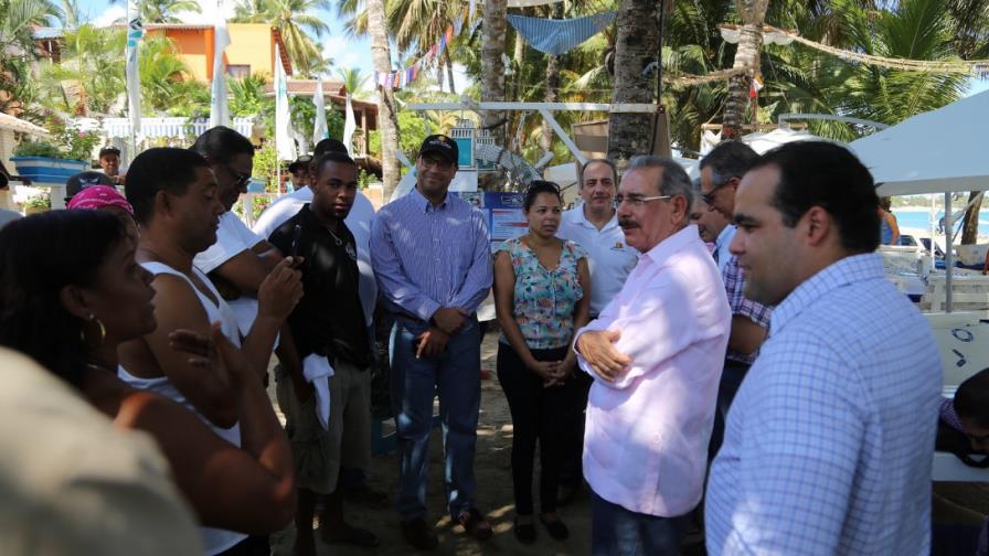 Presidente Medina visita municipios Cabarete y Sosúa 