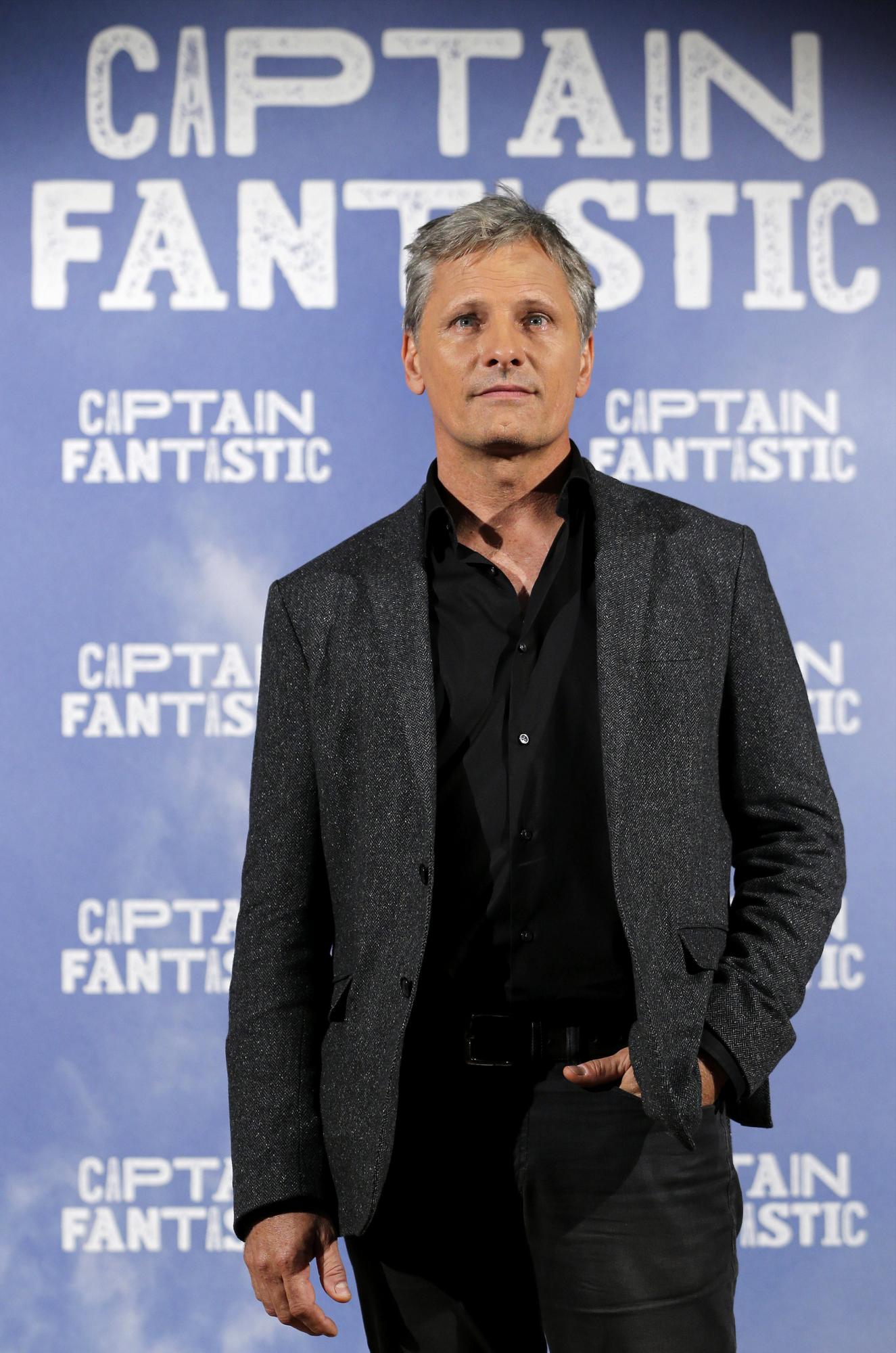 El actor Viggo Mortensen posa para los medios durante la presentación de la película Captain Fantastic.
