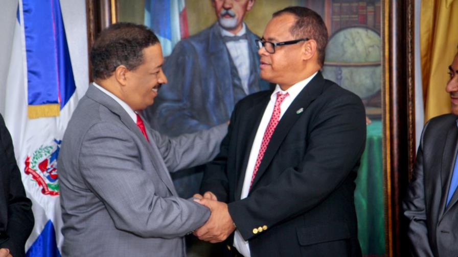 Rosario dice que tiene hasta este jueves para decidir si deposita su expediente