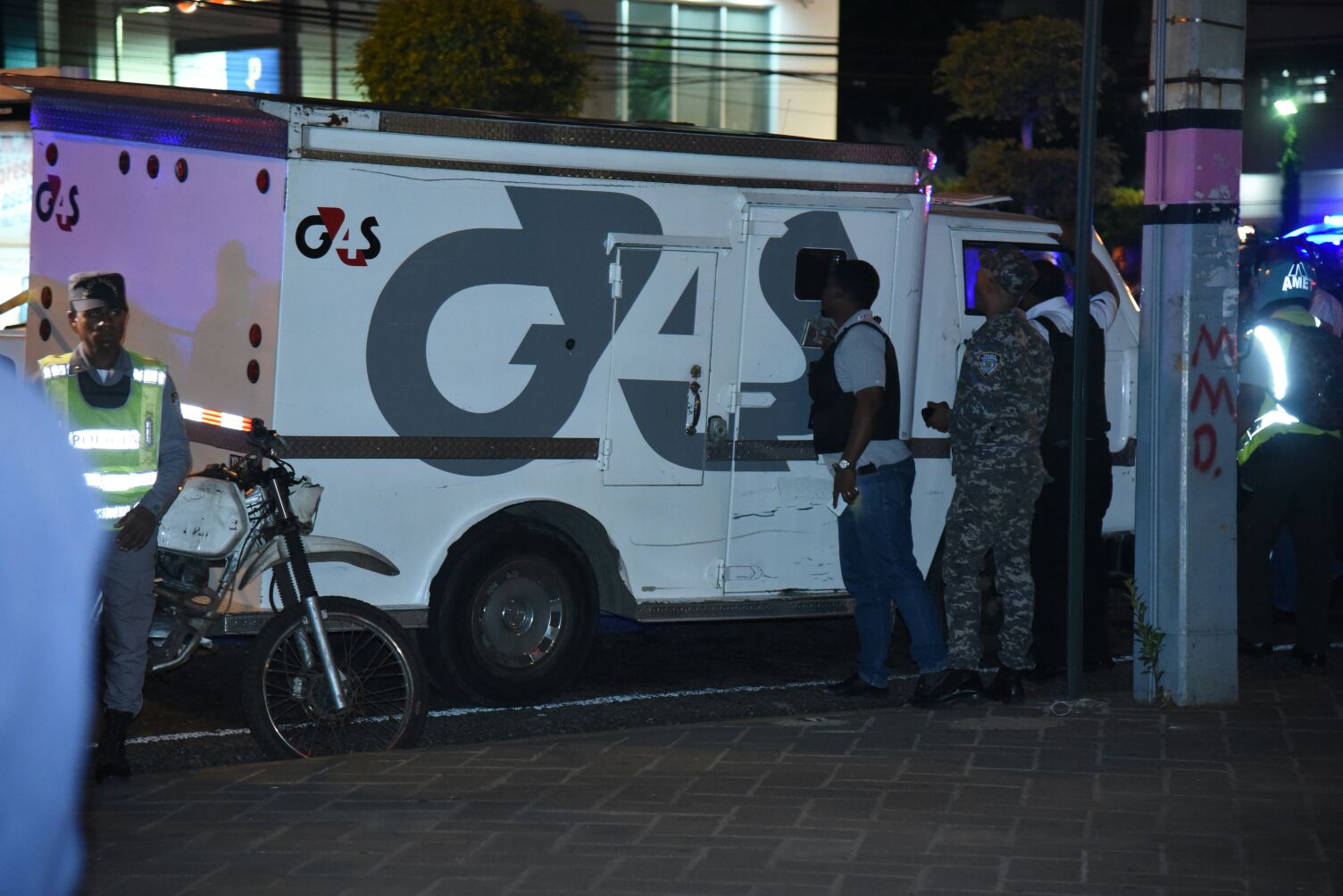 Camión de valores asaltado.