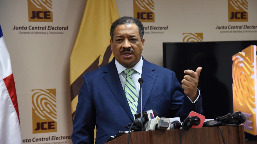 Postulan a Roberto Rosario para repetir como presidente Junta Central Postulan a Roberto Rosario para repetir como presidente Junta Central