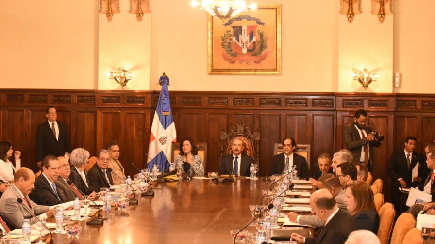 Se inicia reunión del Consejo de Gobierno; impiden entrada de cuatro funcionarios 