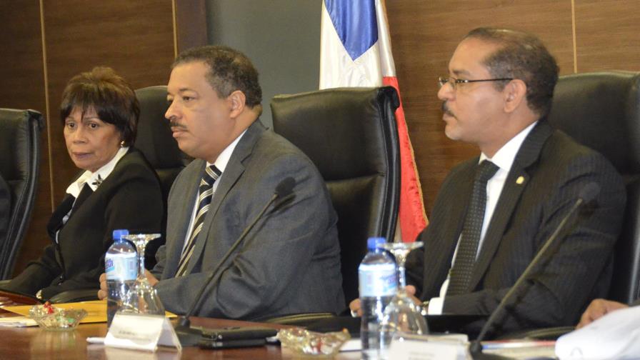 Tres de los actuales miembros JCE, postulados para repetir en cargos 