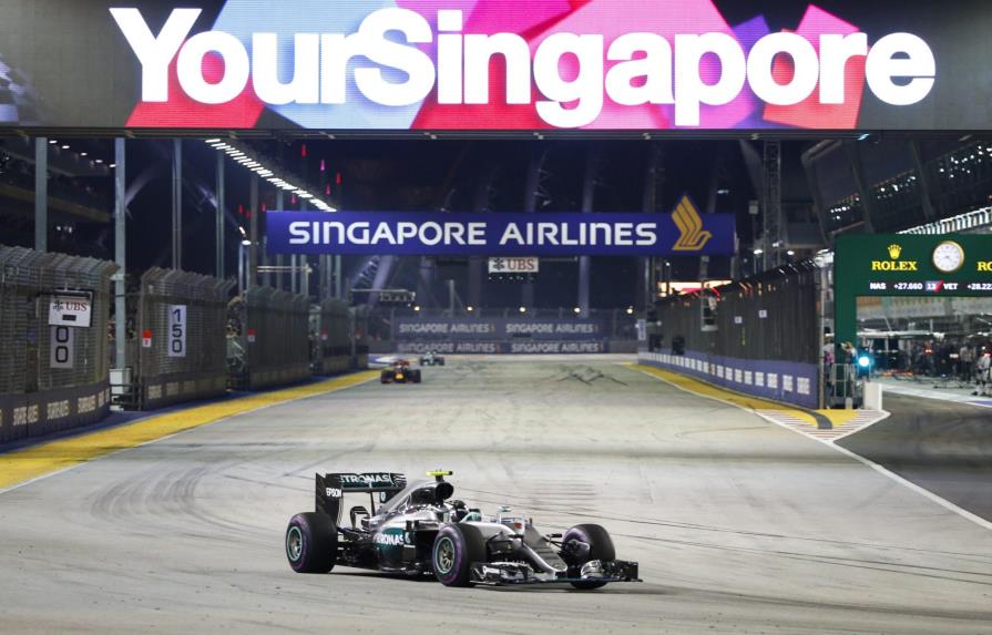 Nico Rosberg (Mercedes) gana el GP de Singapur de F1 y pasa a liderar el Mundial