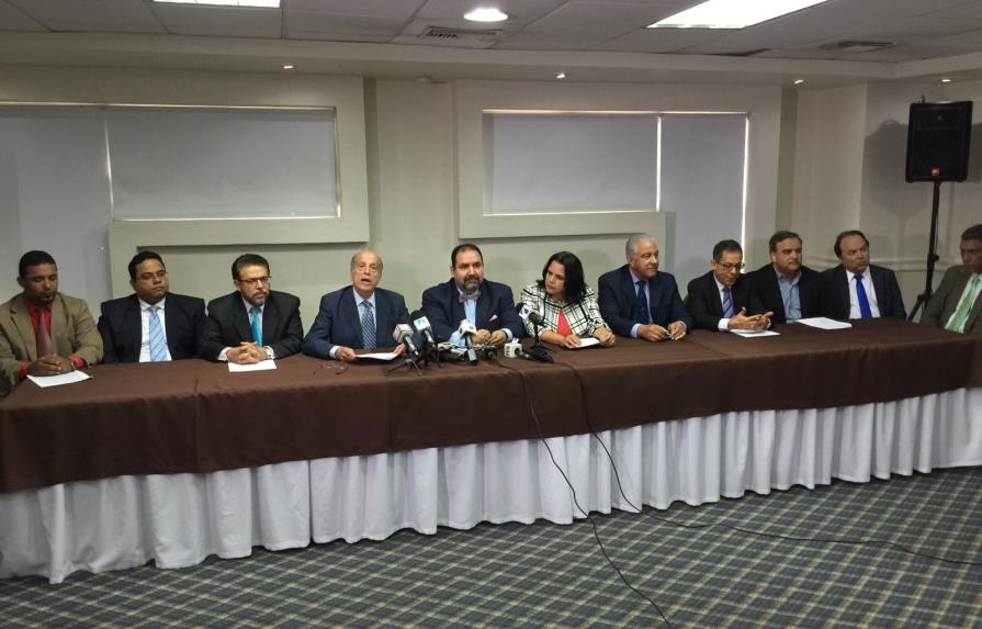 Partidos de oposición anuncian su retiro del diálogo político 
Adelantan que se movilizarán en todo el país y el exterior para 