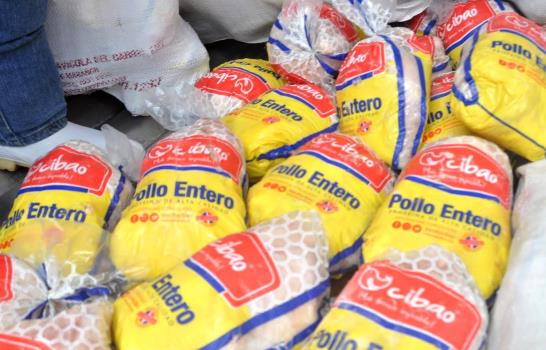 Inespre inicia venta de pollos a 100 pesos tras acuerdo con empresa Inespre inicia venta de pollos a 100 pesos tras acuerdo con empresa