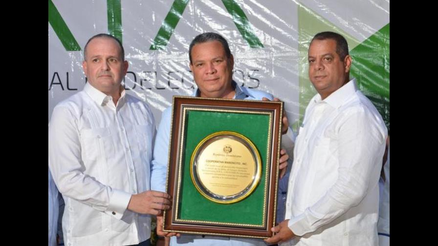 Reconocen a la Cooperativa Mamoncito en Monción 