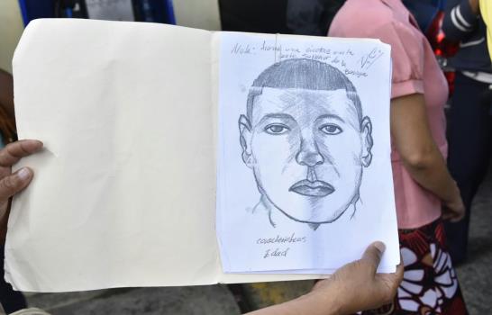 Familiares de niñas violadas piden justicia frente a la Fiscalía de Santo Domingo