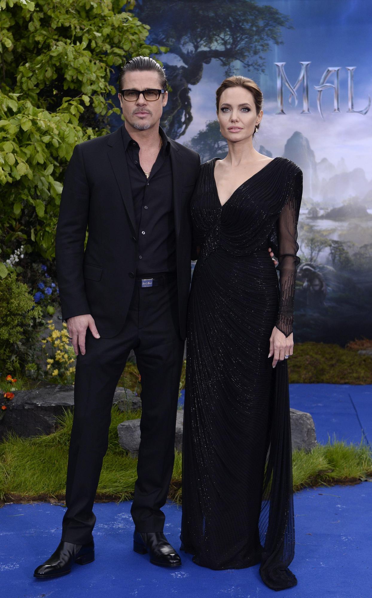  Angelina Jolie (d) y Brad Pitt (i) 