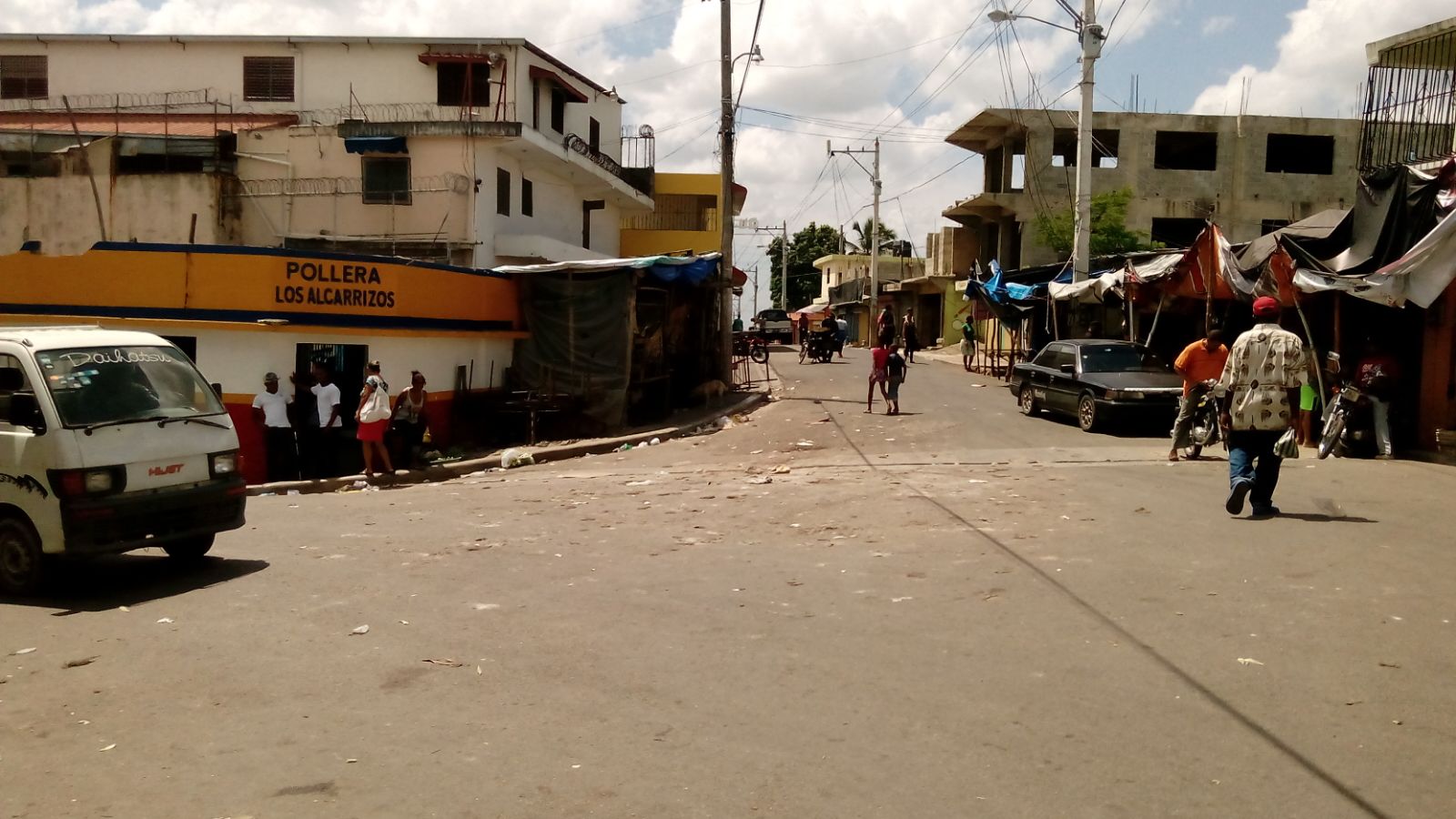 Los organizadores del paro, que será hasta las 6:00 de la tarde, demandan la terminación de las avenidas Nuevo Progreso y Napoleón, así como del mercado público municipal.