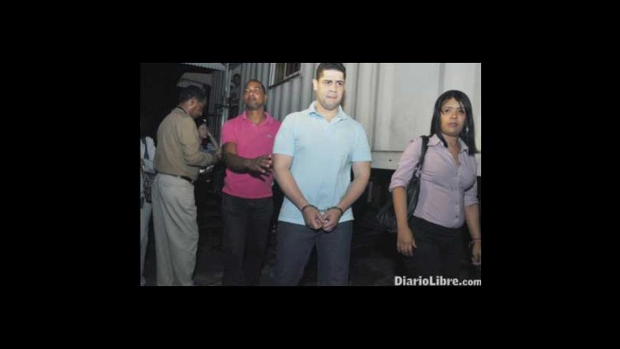 Hijo de exgeneral Percival Peña podría entregarse hoy a la Policía