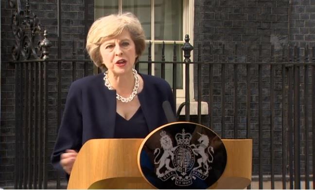 Primera ministra británica Theresa May implementará un “Brexit duro”