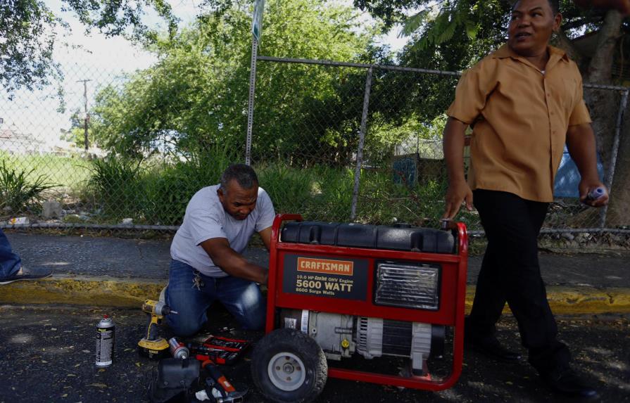 Las autoridades puertorriqueñas trabajan para alcanzar normalidad tras apagón